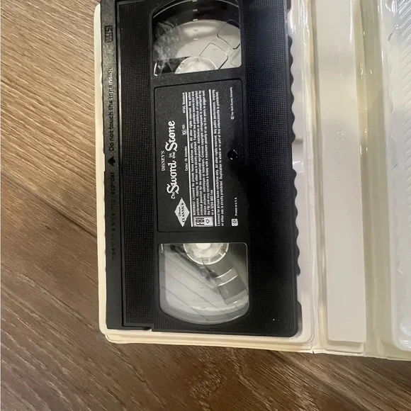 Disney The Sword in the Stone Black Diamond The Classics - Picture 4 of 6